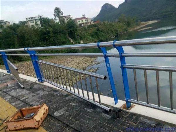 潍坊不锈钢复合管护栏是一种卓越的防护材料